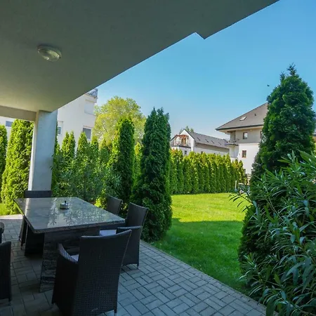 Royal Luxus Wellness Апартаменты Шиофок