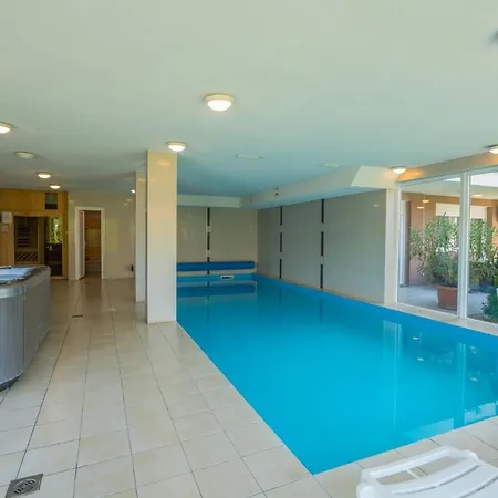 Апартаменты Royal Luxus Wellness Шиофок