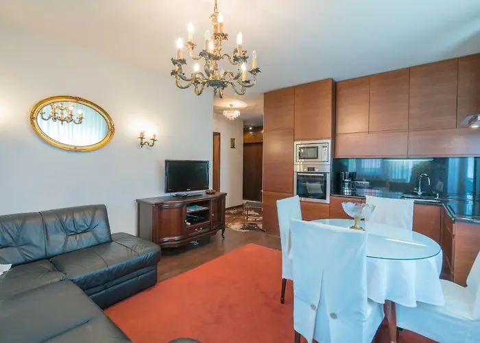 Royal Luxus Wellness דירה *