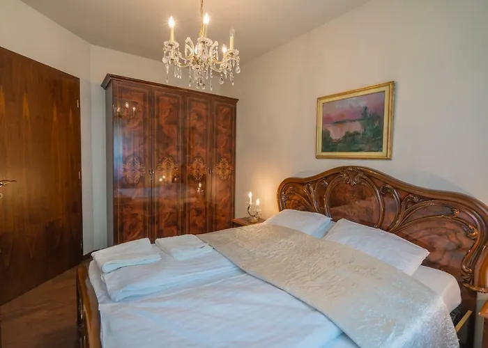 Royal Luxus Wellness דירה