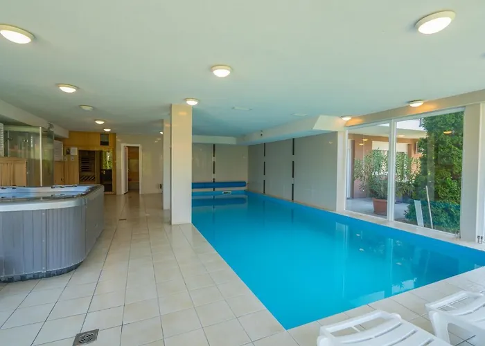 דירה Royal Luxus Wellness שיופוק