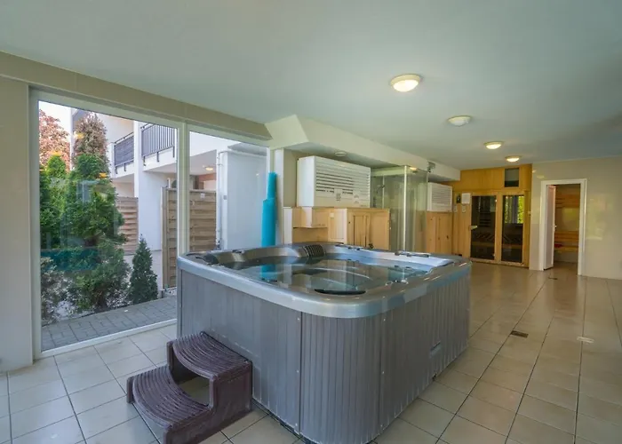 דירה Royal Luxus Wellness *