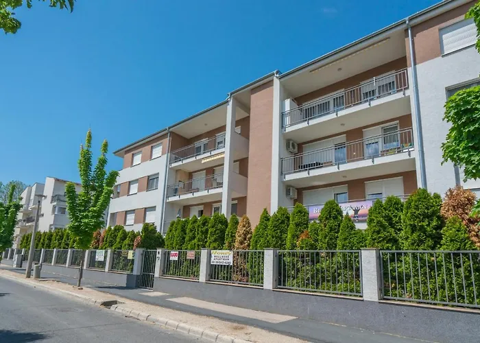 Royal Luxus Wellness שיופוק